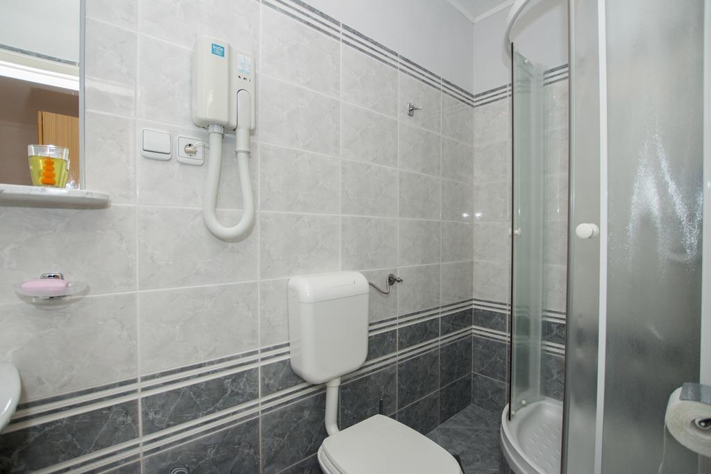 Radovcic Apartments And Rooms トルステノ エクステリア 写真