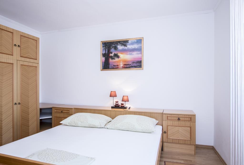 Radovcic Apartments And Rooms トルステノ エクステリア 写真