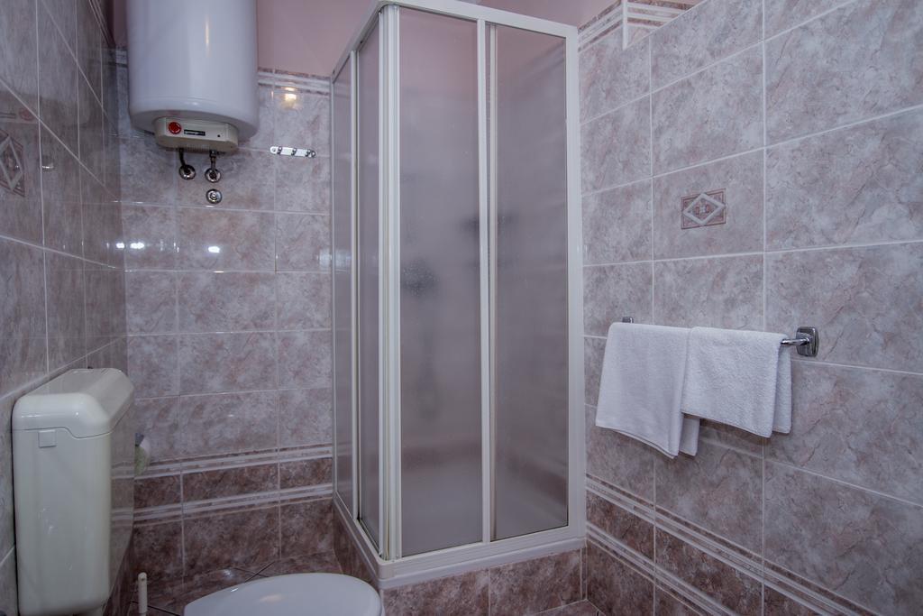 Radovcic Apartments And Rooms トルステノ エクステリア 写真