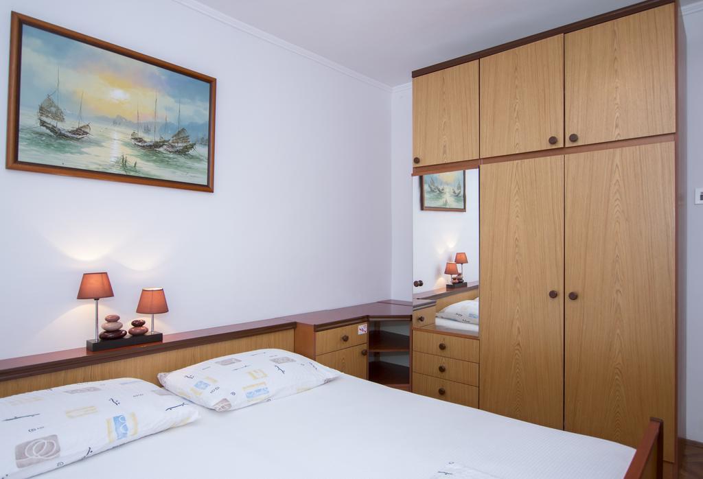 Radovcic Apartments And Rooms トルステノ エクステリア 写真