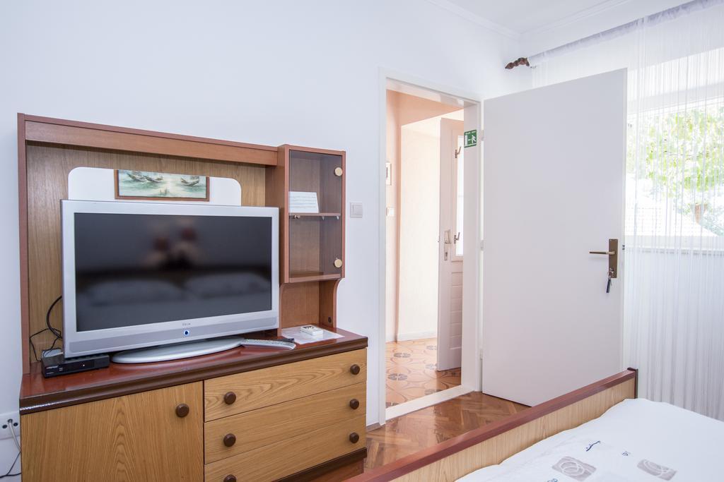 Radovcic Apartments And Rooms トルステノ エクステリア 写真