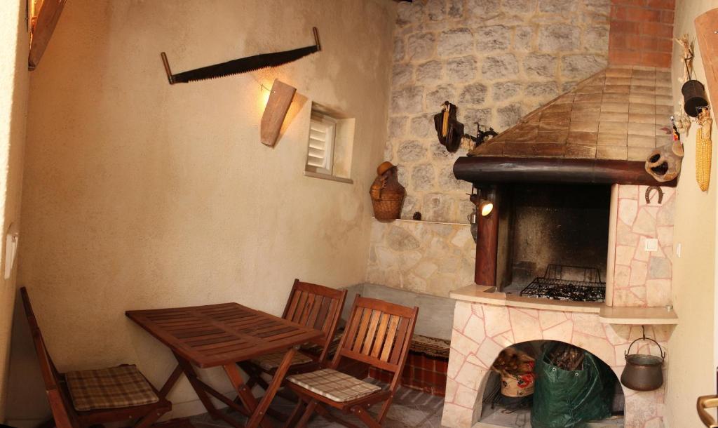 Radovcic Apartments And Rooms トルステノ エクステリア 写真